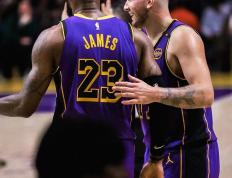 费城76人决赛绝杀洛杉矶湖人，梅西砍下20记关键球，全场沸腾的简单介绍